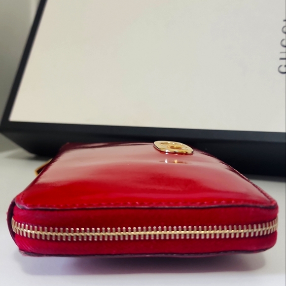 CELINE Triomphe Red Patent Leather Zip Wallet 👛❤️ * RARE * - Picture 2 of 9